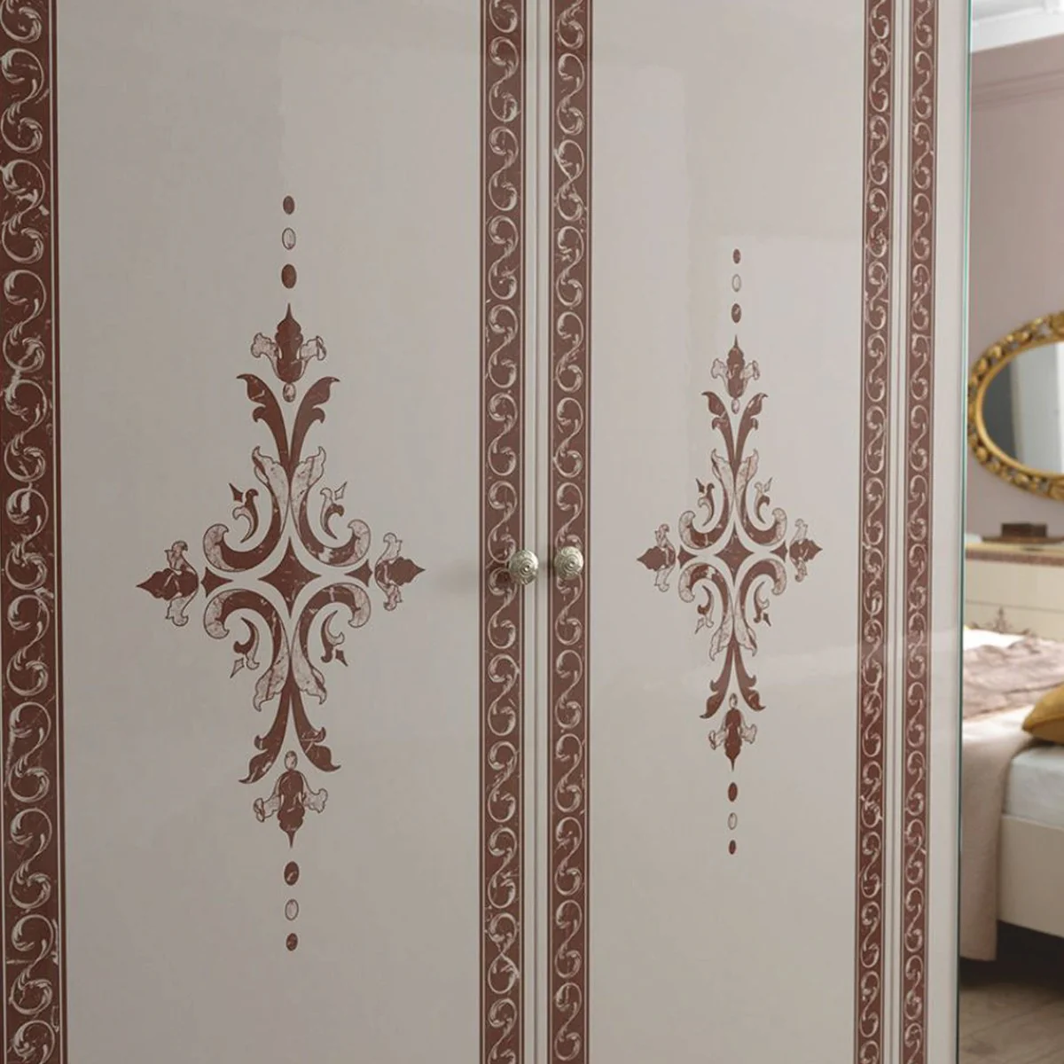 Luxus Barock Schlafzimmer Schrank Weiß / Braun / Gold 261 cm - Barock Schlafzimmer Möbel