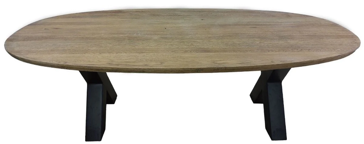 The luxury baroque wall light is an artfully designed lighting element that combines historical splendor with stylish sophistication. Made from fine brass with an authentic patina, this magnificent wall lamp embodies the unmistakable charm of the Bar