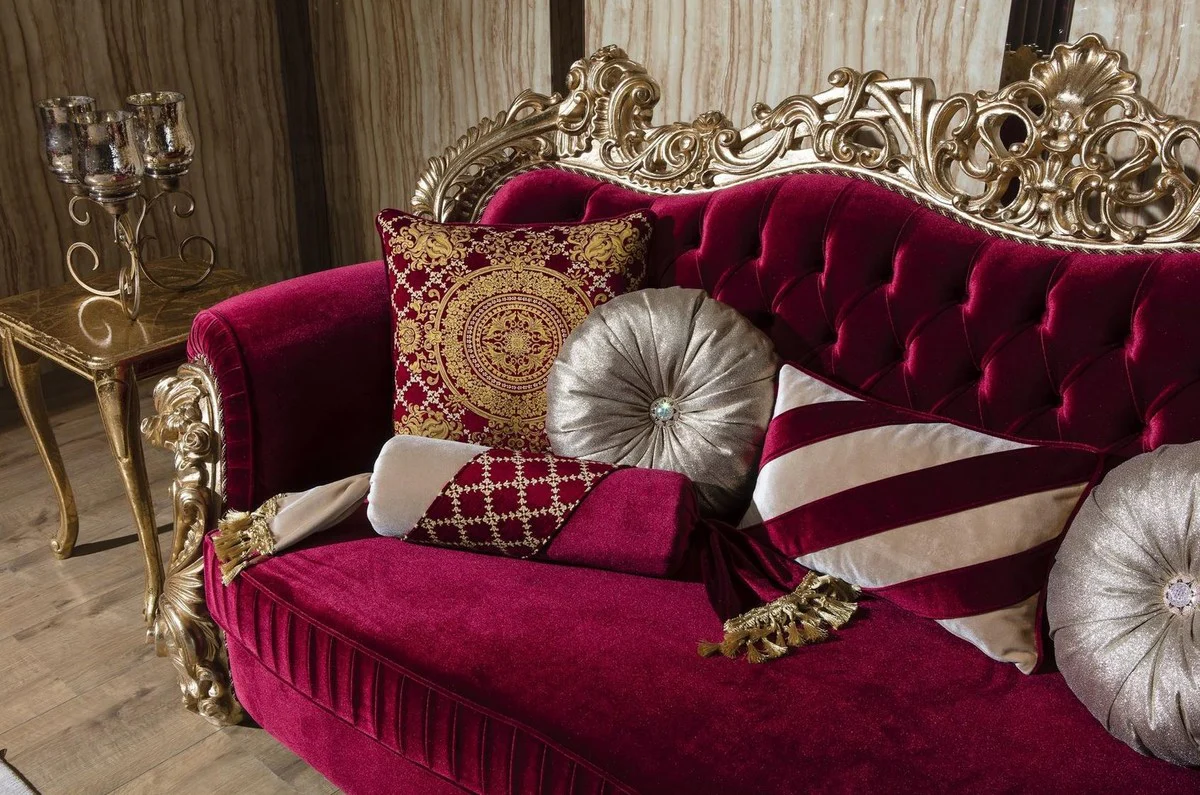 Luxury Baroque sofa Bordeaux red / gold 244 x 95 x H. 123 cm - Magnificent living room sofa with decorative pillows - Baroque living room furniture
