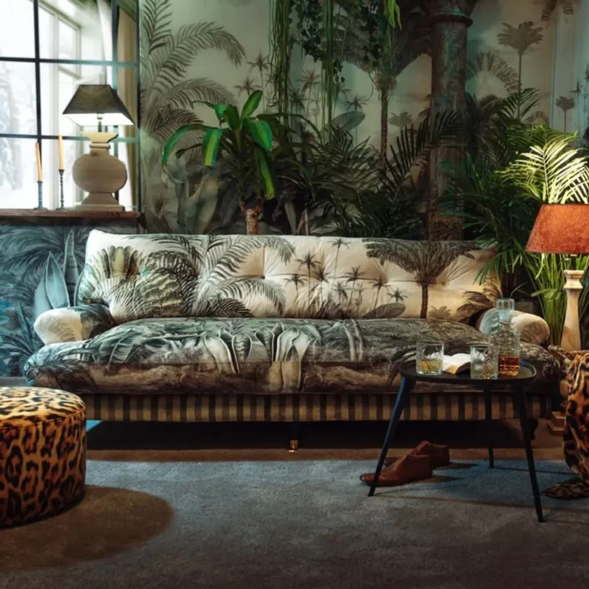 Luxury velvet sofa green / multicolored / black / brass 200 x 100 x H. 87 cm - living room sofa - hotel sofa - living room furniture - hotel furniture - luxury furniture - living room furnishings