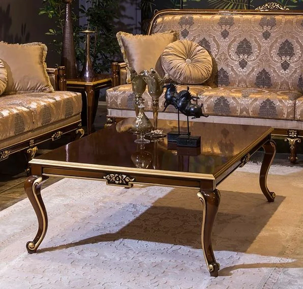 Luxury baroque coffee table brown / gold 129 x 94 x H. 46 cm - Elegant solid wood living room table - Baroque living room furniture