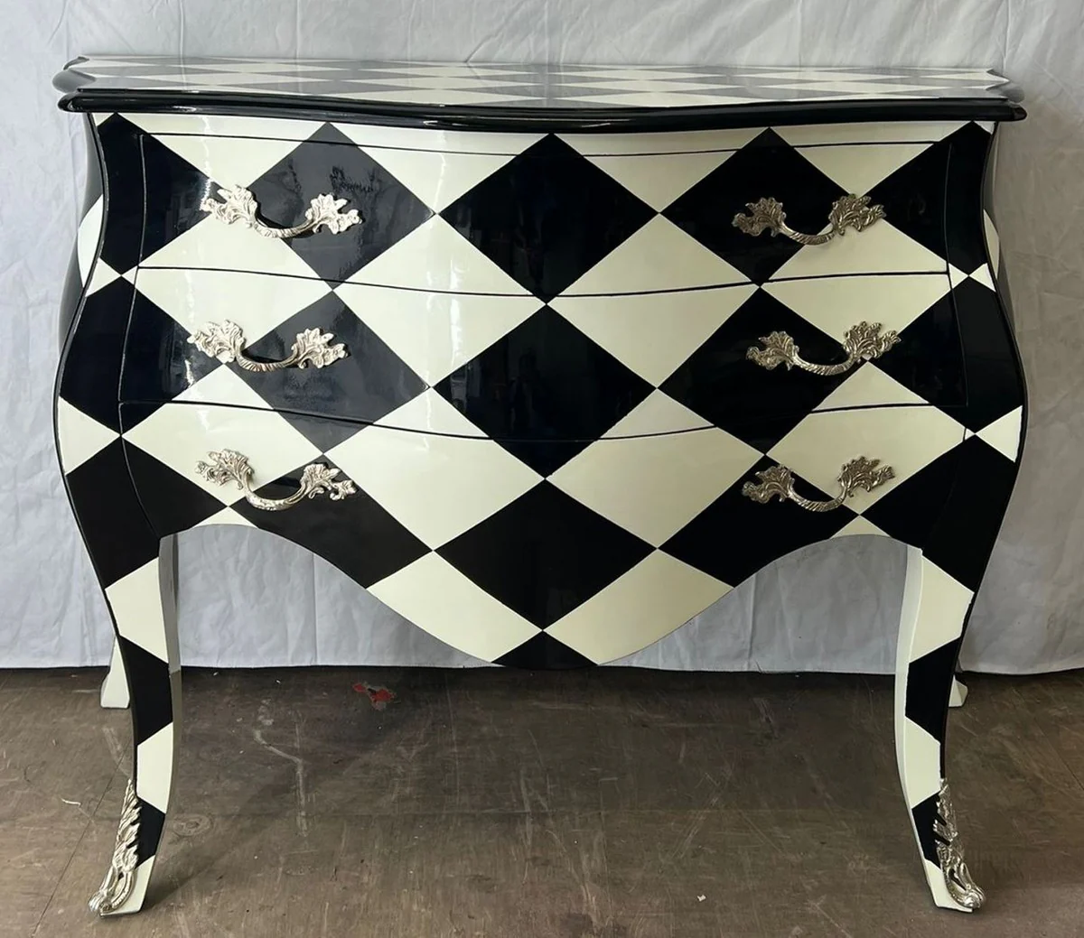 Baroque chest of drawers with checked design and 3 drawers black / white / silver - Baroque furniture