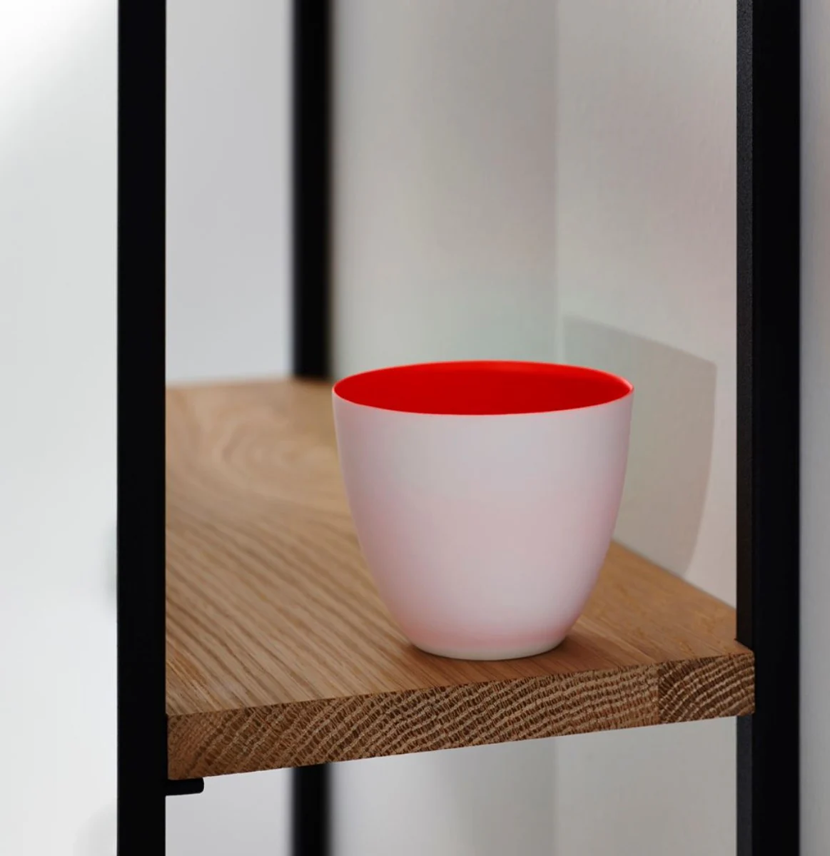 Color: brown / cream / gold