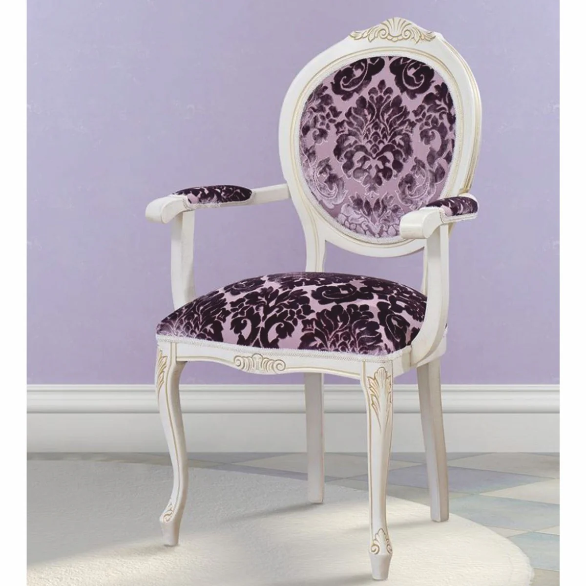 is a Europe-wide renowned producer and distributor of baroque furniture and luxury decorative items and a registered trademark with the German Patent and Trademark Office.