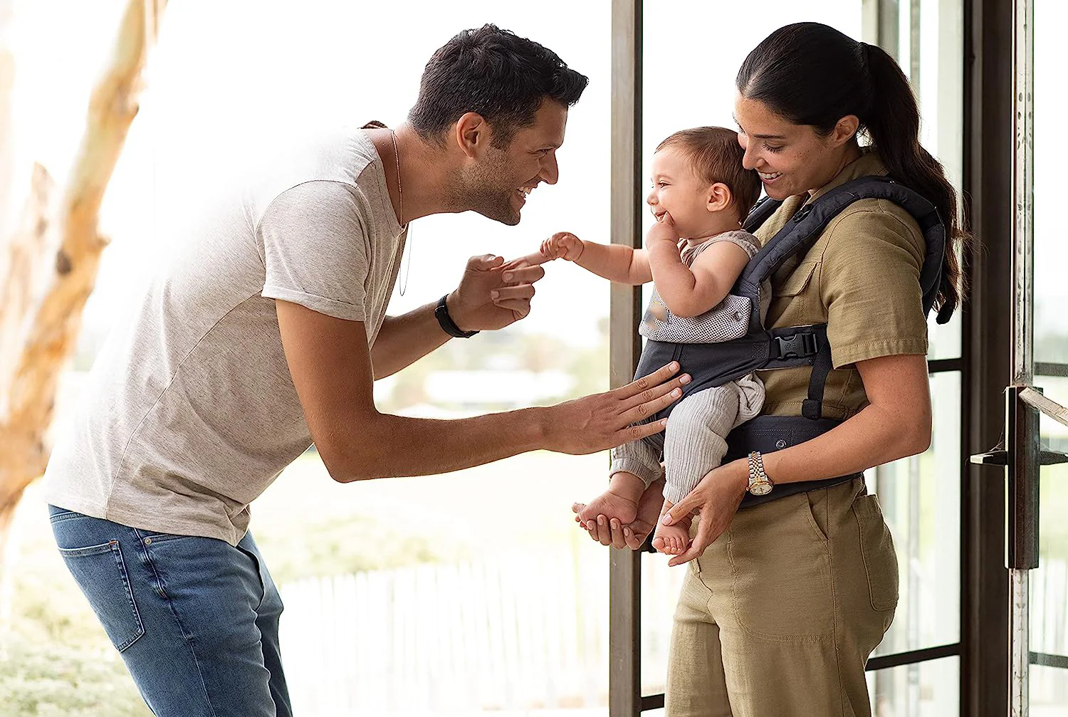 Complete All Seasons Ergonomische 6-in-1-Babytrage für Neugeborene bis Kleinkinder – mit Lordosenstütze – für Kinder von 3–20 kg – 360-Grad-Babytragemöglichkeit – nach innen und außen gerichtet – Stein