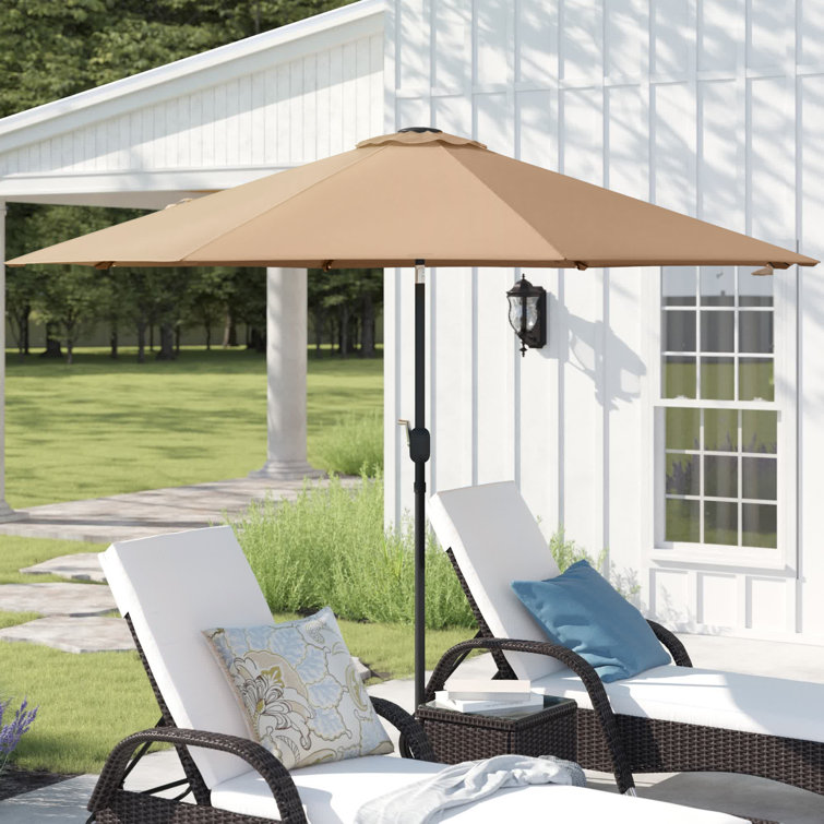 Yolanda 108'''' Lighted Market Regenschirm