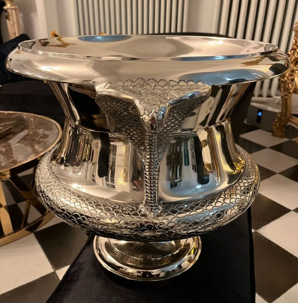 Luxus Vase Cobra Schlangen Silber 59 x 47 x H. 45 cm - Prunkvolle Messing Blumenvase - Deko Vase - Deko Accessoires - Luxus Accessoires - Luxus Interior